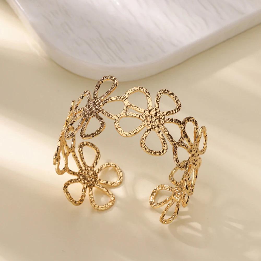 Retro Floral Gold Plated Bracelet Stainless Steel
