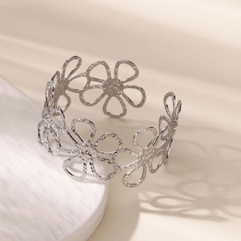 Retro Floral Silver Plated Bracelet Stainless Steel