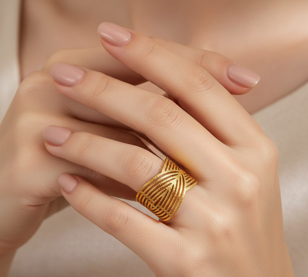 Second image of Diamond-Embedded Gold Finish Ring Cool Metal Heart Pattern Design