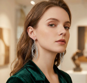 The fine, shimmering wire-frame construction mimics the brilliant sparkle of diamond pave without the heavy weight.