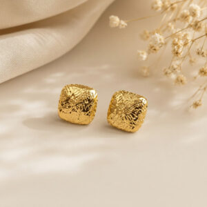 1 Pair of Hammered Gold-Tone Square Stud Earrings